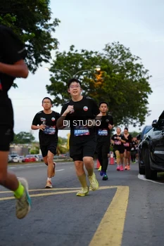 Runner Photo 4196641