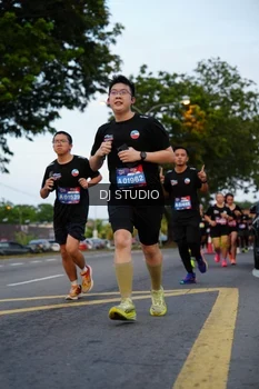 Runner Photo 4196644