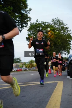 Runner Photo 4196650