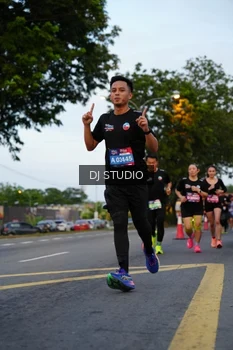 Runner Photo 4196656