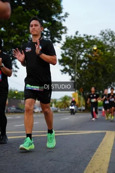 Runner Photo 4196658