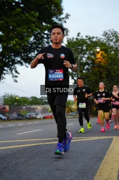 Runner Photo 4196660