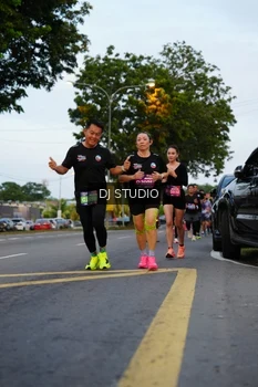 Runner Photo 4196661