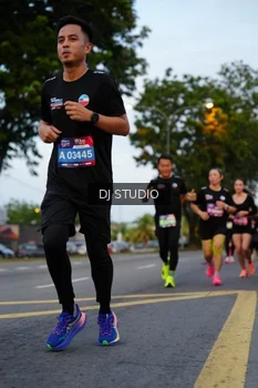 Runner Photo 4196662