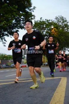 Runner Photo 4196663