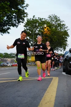Runner Photo 4196666