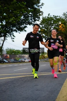 Runner Photo 4196670