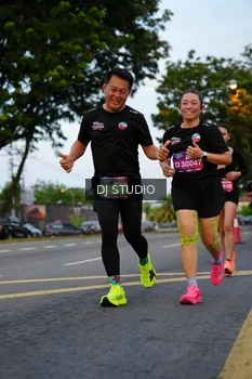 Runner Photo 4196672
