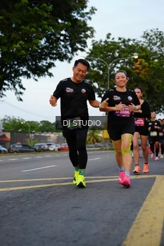 Runner Photo 4196684