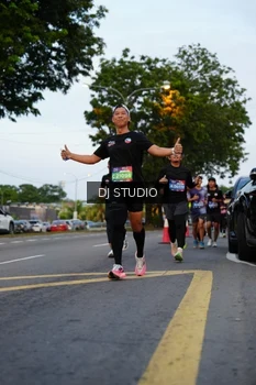 Runner Photo 4196694