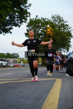 Runner Photo 4196695