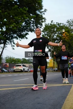 Runner Photo 4196698