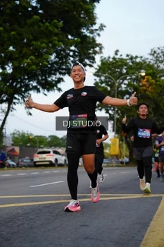 Runner Photo 4196701