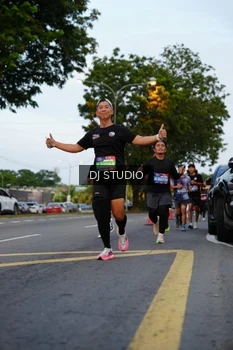 Runner Photo 4196702