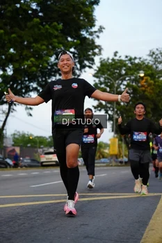 Runner Photo 4196706