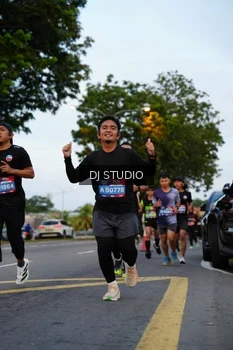 Runner Photo 4196709