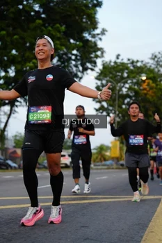 Runner Photo 4196711