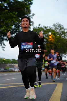 Runner Photo 4196717