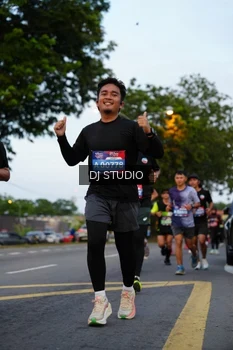 Runner Photo 4196720