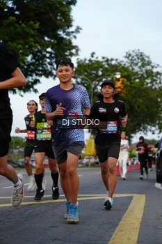 Runner Photo 4196727