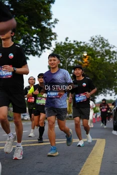 Runner Photo 4196728