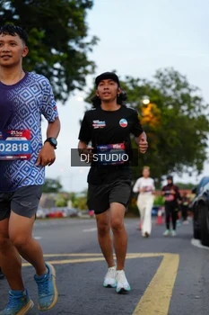Runner Photo 4196729