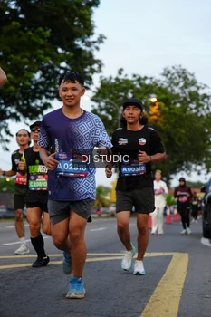 Runner Photo 4196731