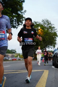 Runner Photo 4196732