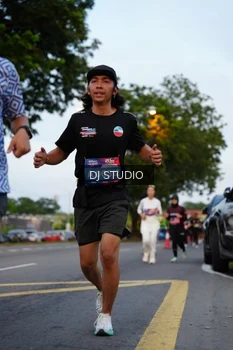 Runner Photo 4196736
