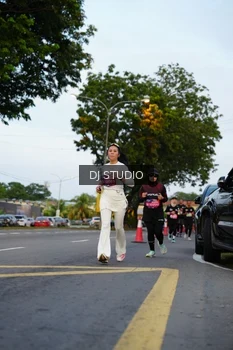 Runner Photo 4196740