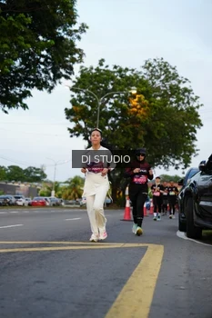 Runner Photo 4196742