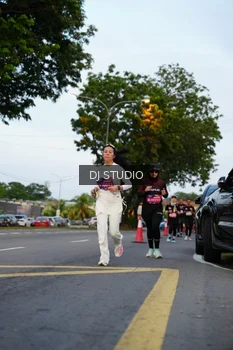 Runner Photo 4196745