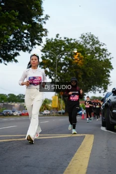 Runner Photo 4196750