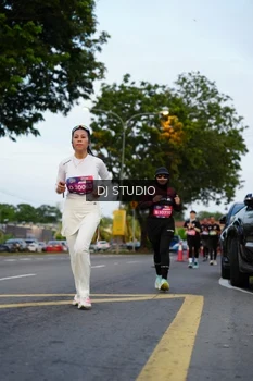 Runner Photo 4196756