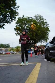 Runner Photo 4196757