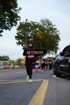 Runner Photo 4196759