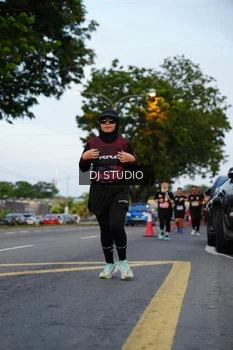 Runner Photo 4196760