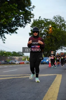 Runner Photo 4196763