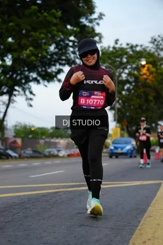 Runner Photo 4196768