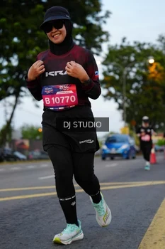 Runner Photo 4196773