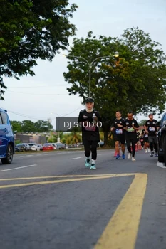 Runner Photo 4196780