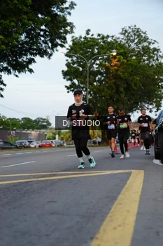 Runner Photo 4196783