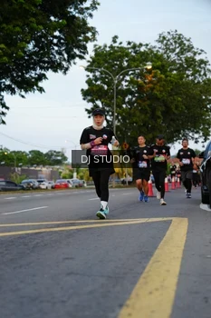 Runner Photo 4196785