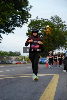 Runner Photo 4196786