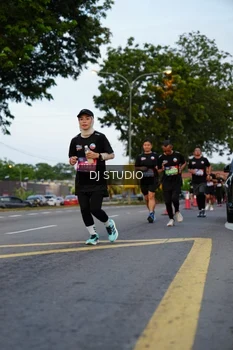 Runner Photo 4196788