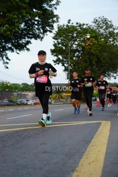 Runner Photo 4196791