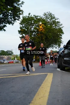 Runner Photo 4196800