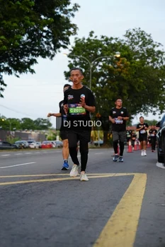 Runner Photo 4196805