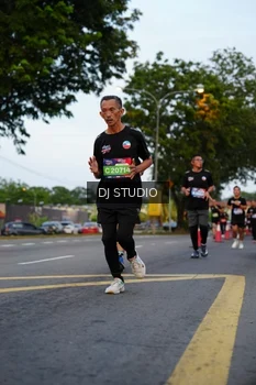 Runner Photo 4196806