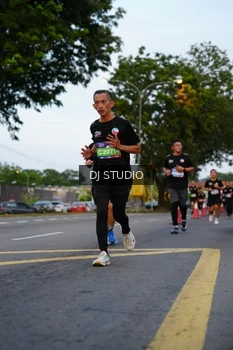 Runner Photo 4196808